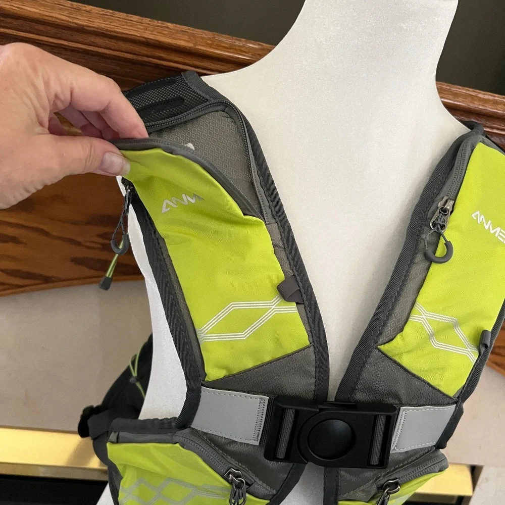 Anmeilu Green Gray Lightweight‎ Hydration Backpack NEW